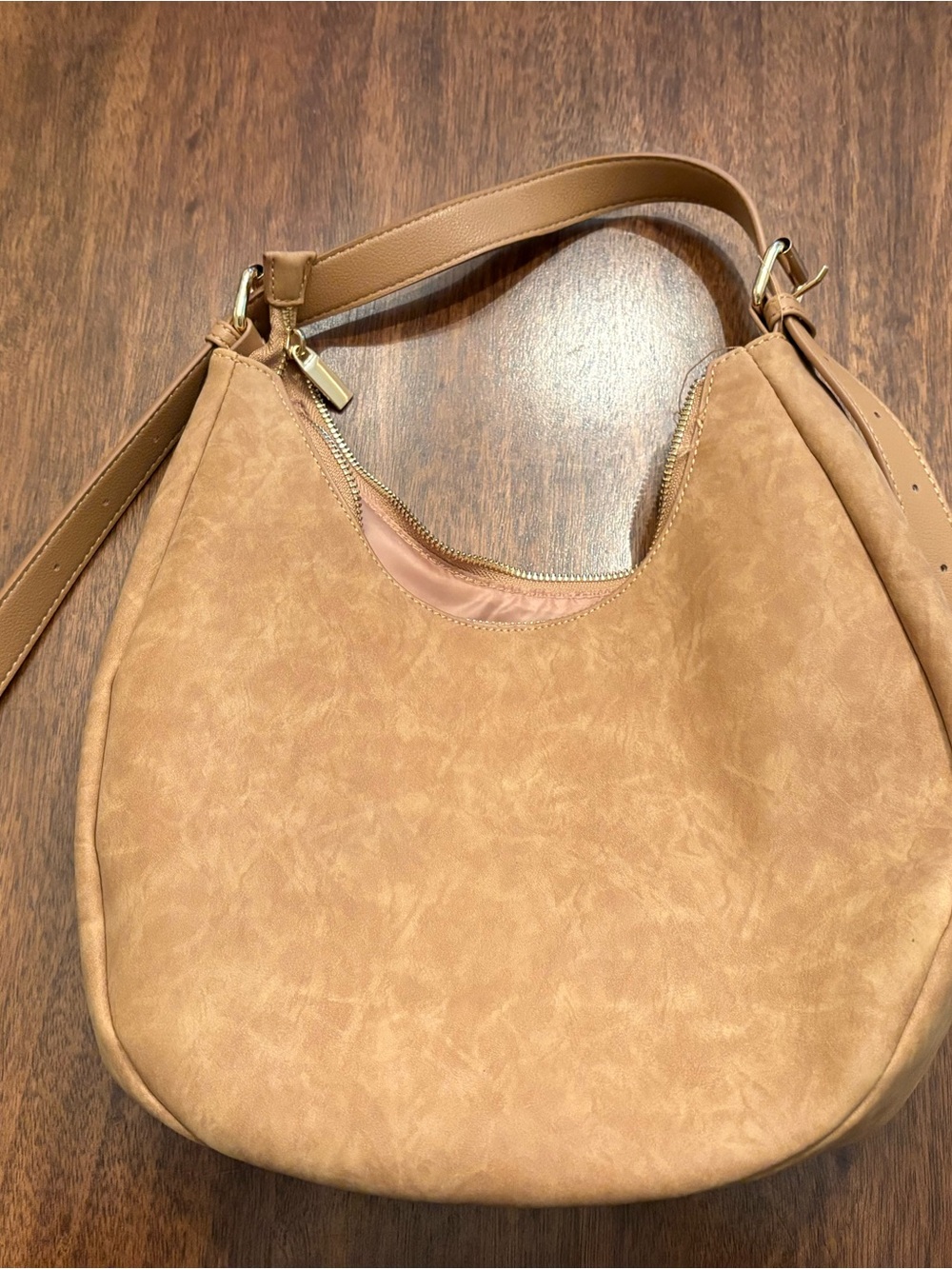 Tan Women's Hobo Shoulder Bag - Classic Everyday Style